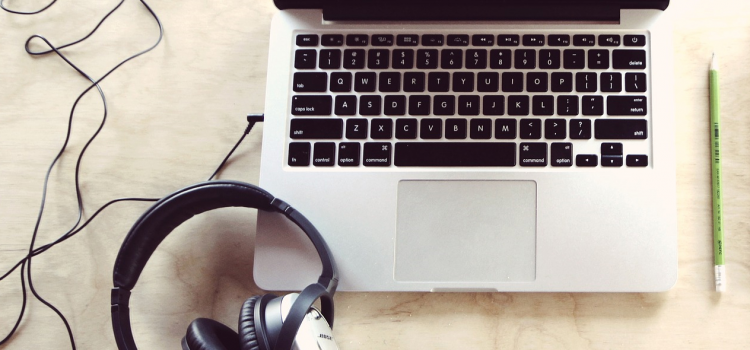 Webinar „Rechtliche Fragen“ beim bMOOC @ MOIN (in KW 43) Webinar „Rechtliche Fragen“ beim bMOOC @ MOIN (in KW 43)
